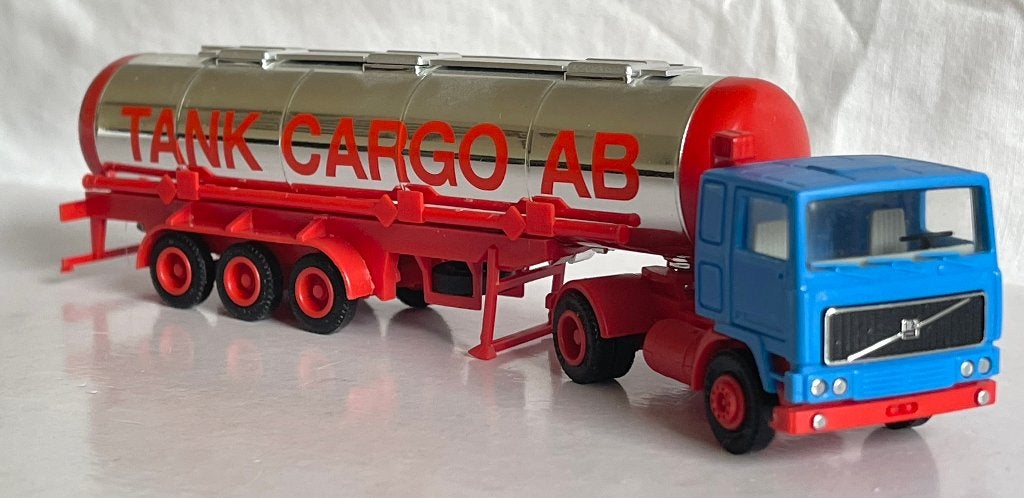 Herpa 801204: Volvo F12 met tankoplegger "Tank Cargo AB", Ophalen of Verzenden, Zo goed als nieuw, Bus of Vrachtwagen, Herpa