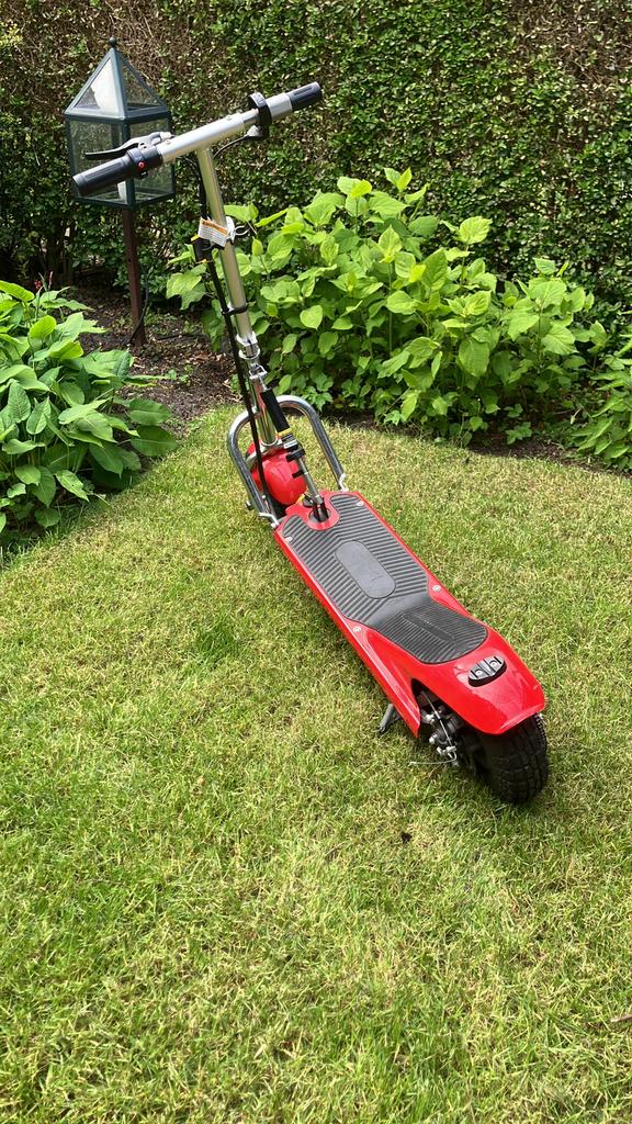 Elektrische step rood – stevig model met vering, Ophalen, Gebruikt, Elektrische step (E-scooter)