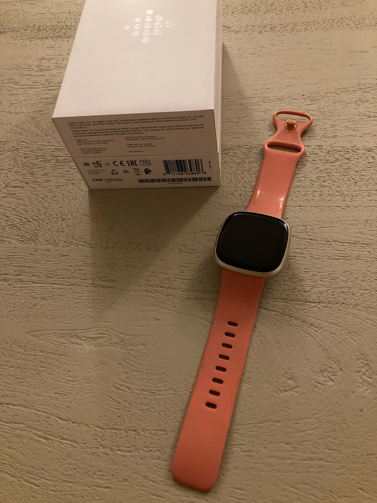 Fitbit Versa 3 - Gezondheid en fitness smartwatch, Gebruikt, Ophalen of Verzenden, Hoogte, Waterdicht