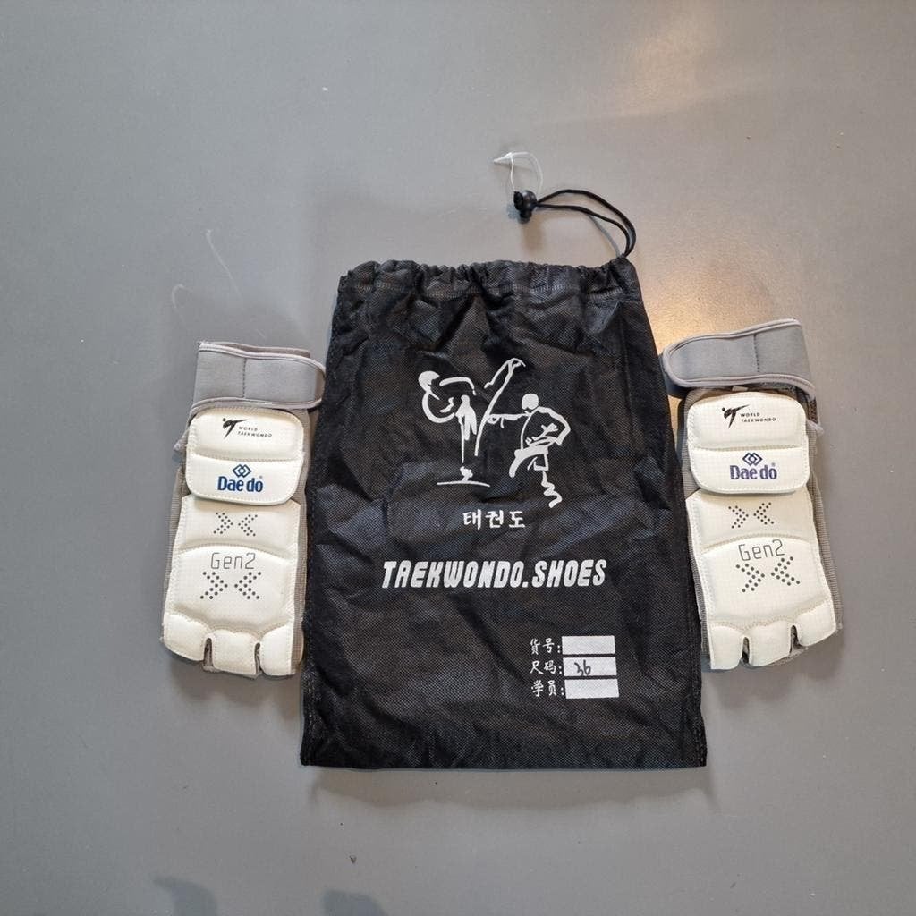 TAEKWONDO Wedstrijd schoen, Taekwondo, Maat XS of kleiner, Ophalen of Verzenden, Vechtsportschoenen