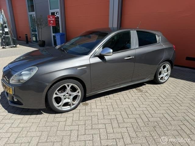 Alfa Romeo Giulietta 1.6 JTDm Distinctive KM NAP-VEEL EXTR'S, Auto's, Alfa Romeo, Bedrijf, Te koop, Giulietta, ABS, Airbags, Airconditioning