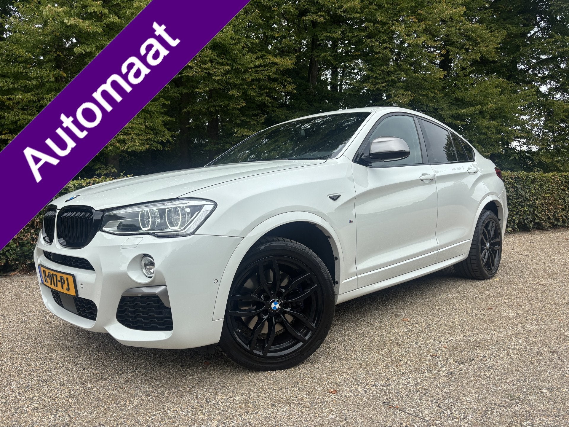 BMW X4 M40i Centennial High Executive / HUD / Pano / H&K / M, Auto's, Automaat, Gebruikt, Euro 6, 1820 kg