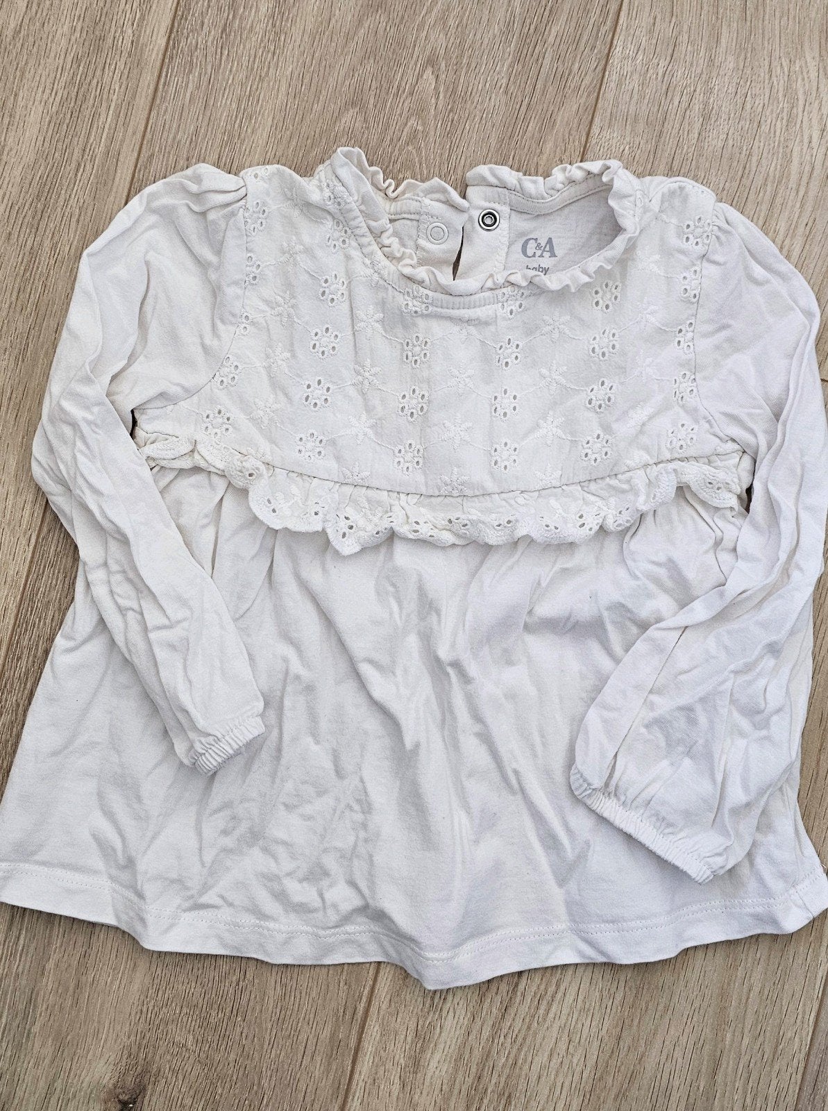 Superlief wit truitje C&A baby met broderie en kraagje, Kinderen en Baby's, Gebruikt, C&A, Meisje, Trui of Vest