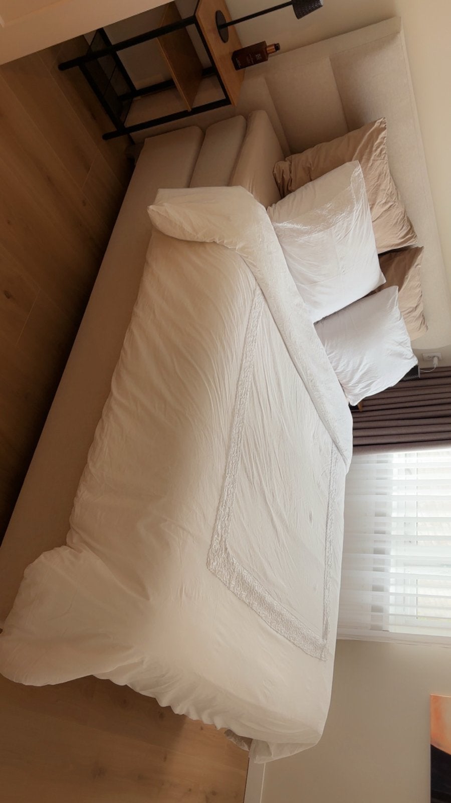 Foto 3 van Beige boxspring 160 cm breed