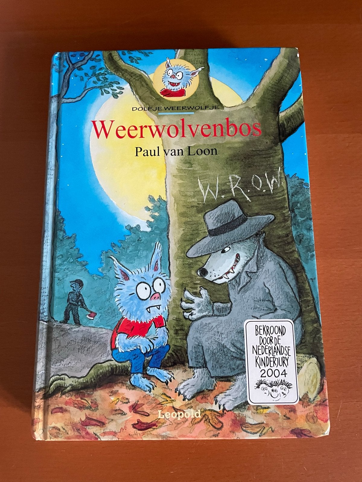 Dolfje Weerwolfje 4: Weerwolvenbos - Paul van Loon, Ophalen of Verzenden, Gelezen, Fictie algemeen