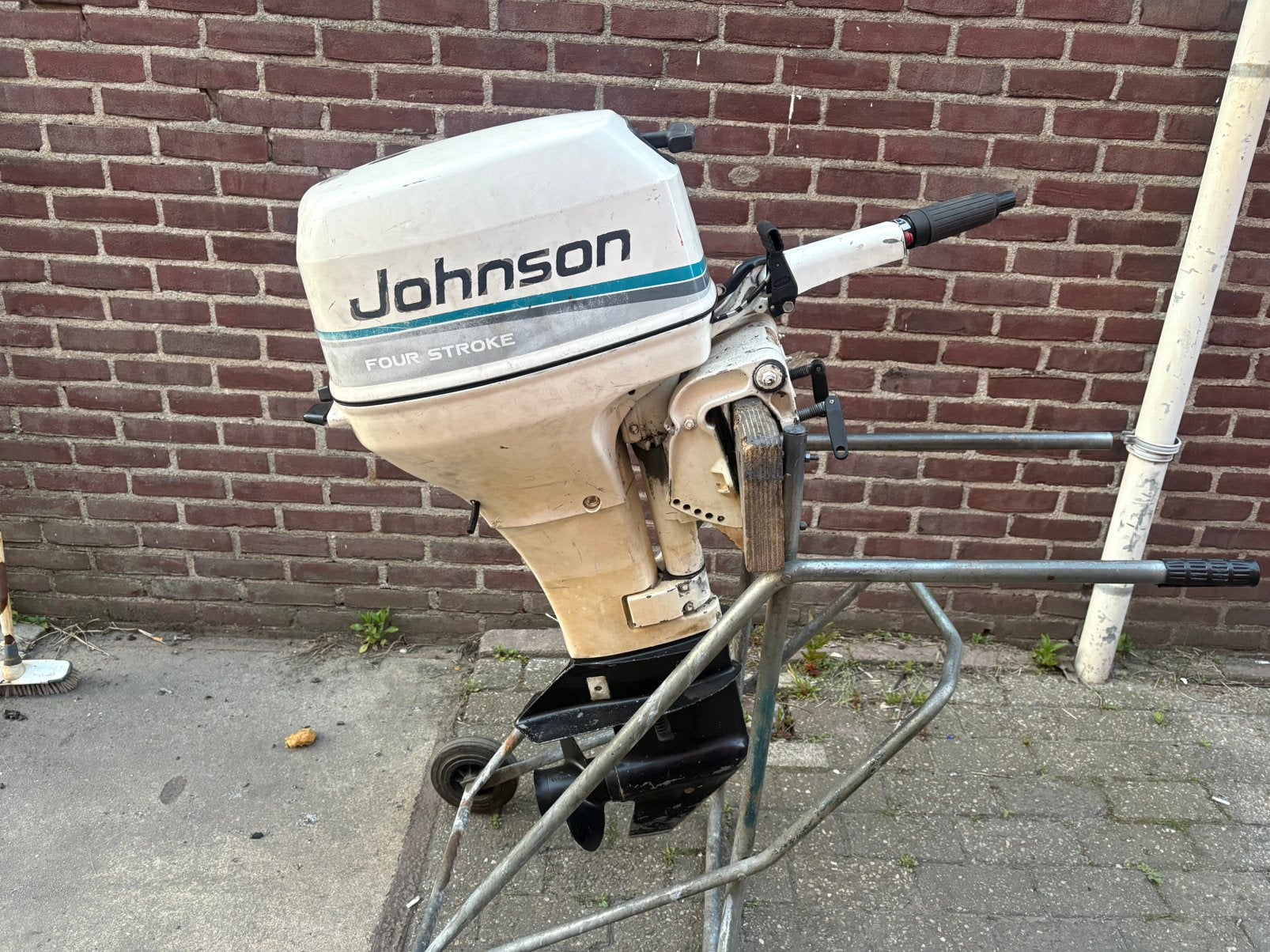 Johnson / Evinrude 8 pk 4 takt knuppel besturing, Gebruikt, Elektrische start, Ophalen of Verzenden, 30 pk of meer