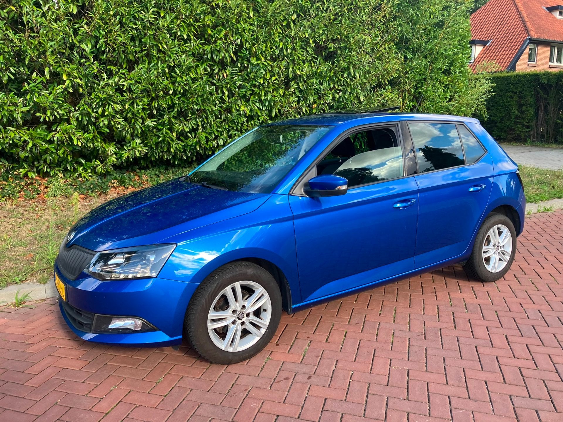 Skoda Fabia 1.0 Sprint mooie auto nieuw model goed onderhoud, Auto's, Stof, Gebruikt, Blauw, Origineel Nederlands