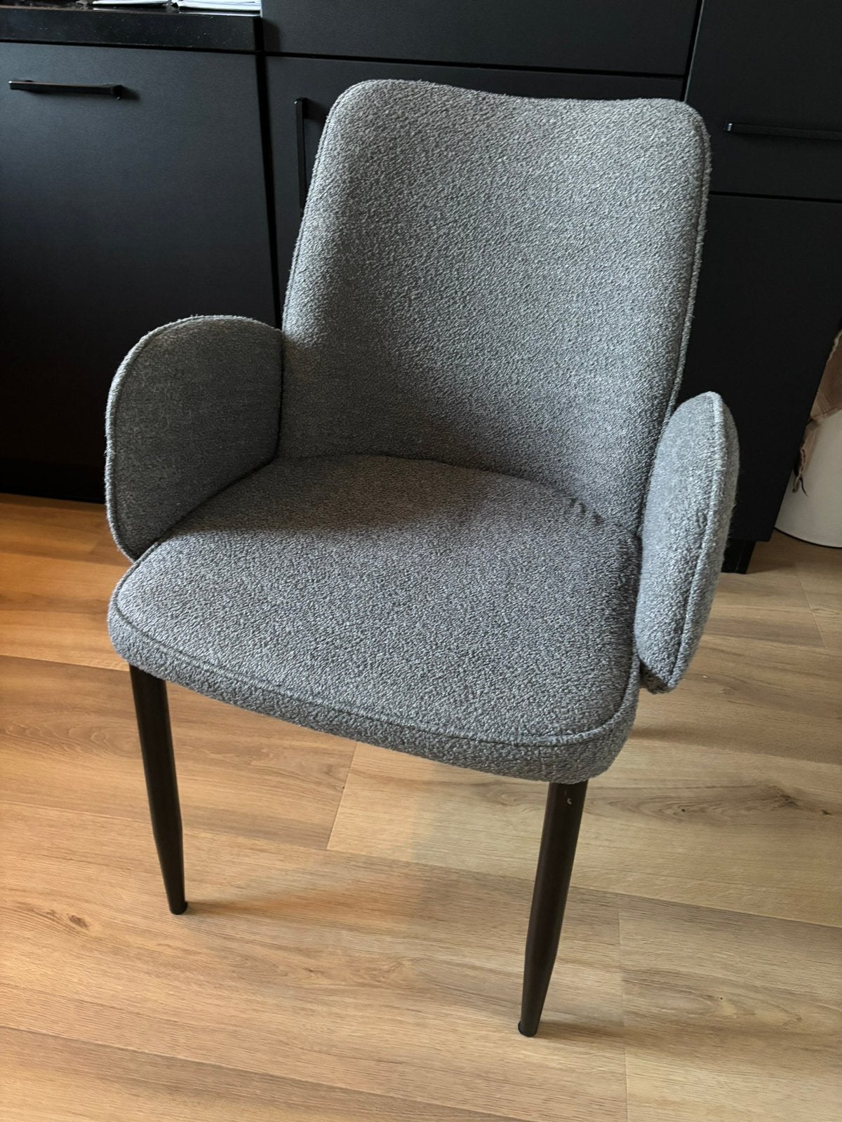 4 grijze stoelen, gebruikt maar nog netjes, Huis en Inrichting, Stoelen, Ophalen, Gebruikt, Grijs, Vier