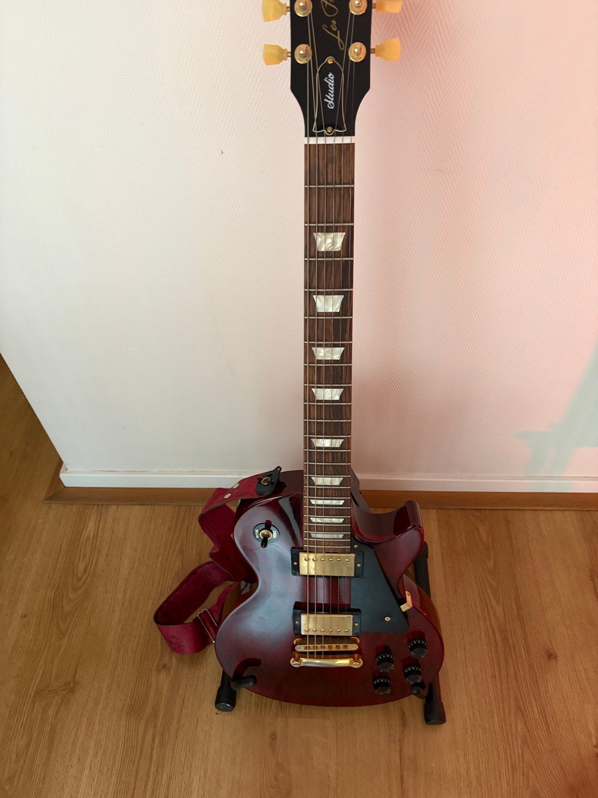 Gibson Les Paul Studio 2011 wine red, Ophalen, Zo goed als nieuw, Solid body, Gibson