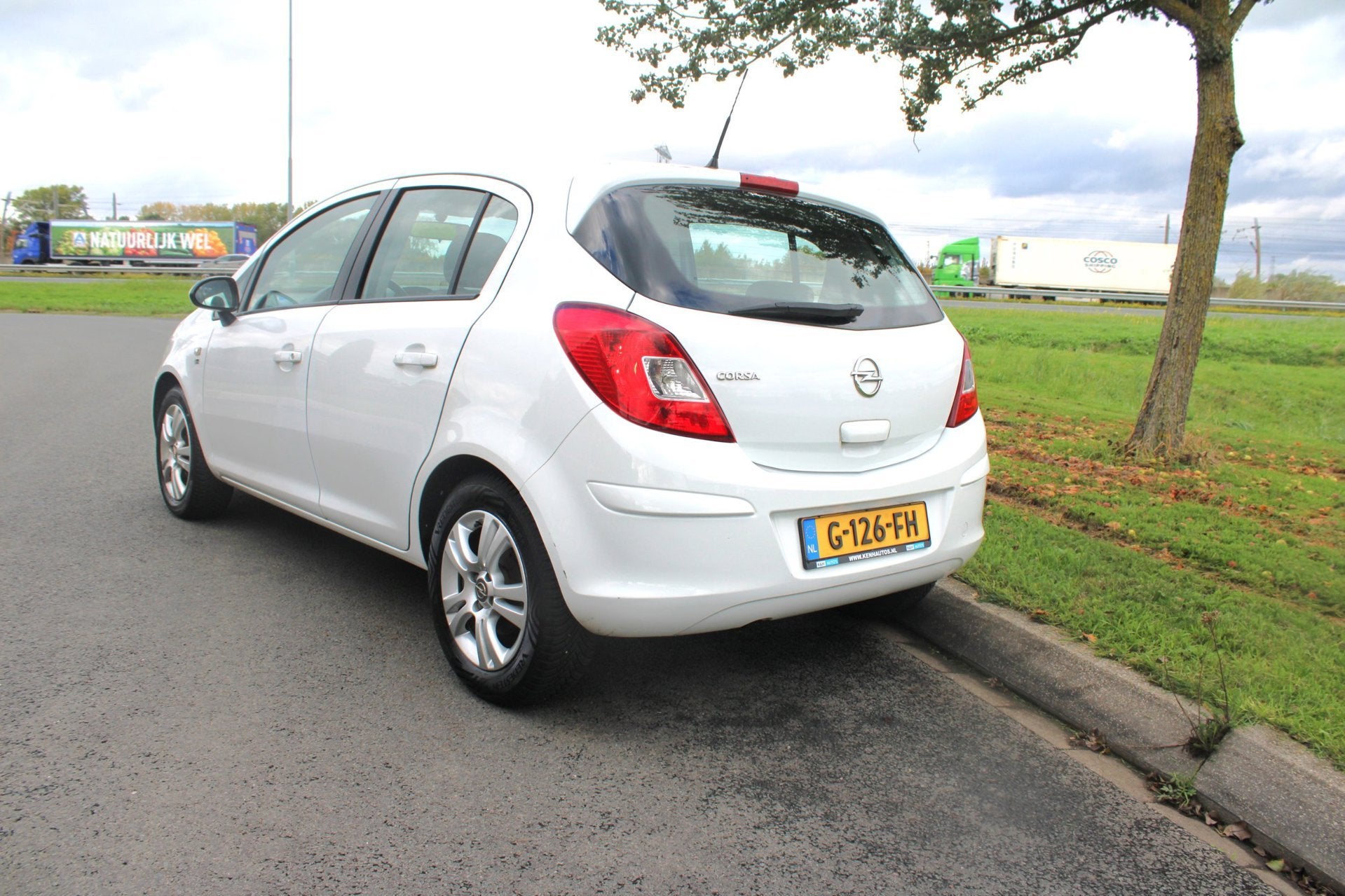 Opel Corsa 1.2-16V Anniversary Edition Airco APK 13-09-2027, Voorwielaandrijving, Euro 5, Gebruikt, Zwart