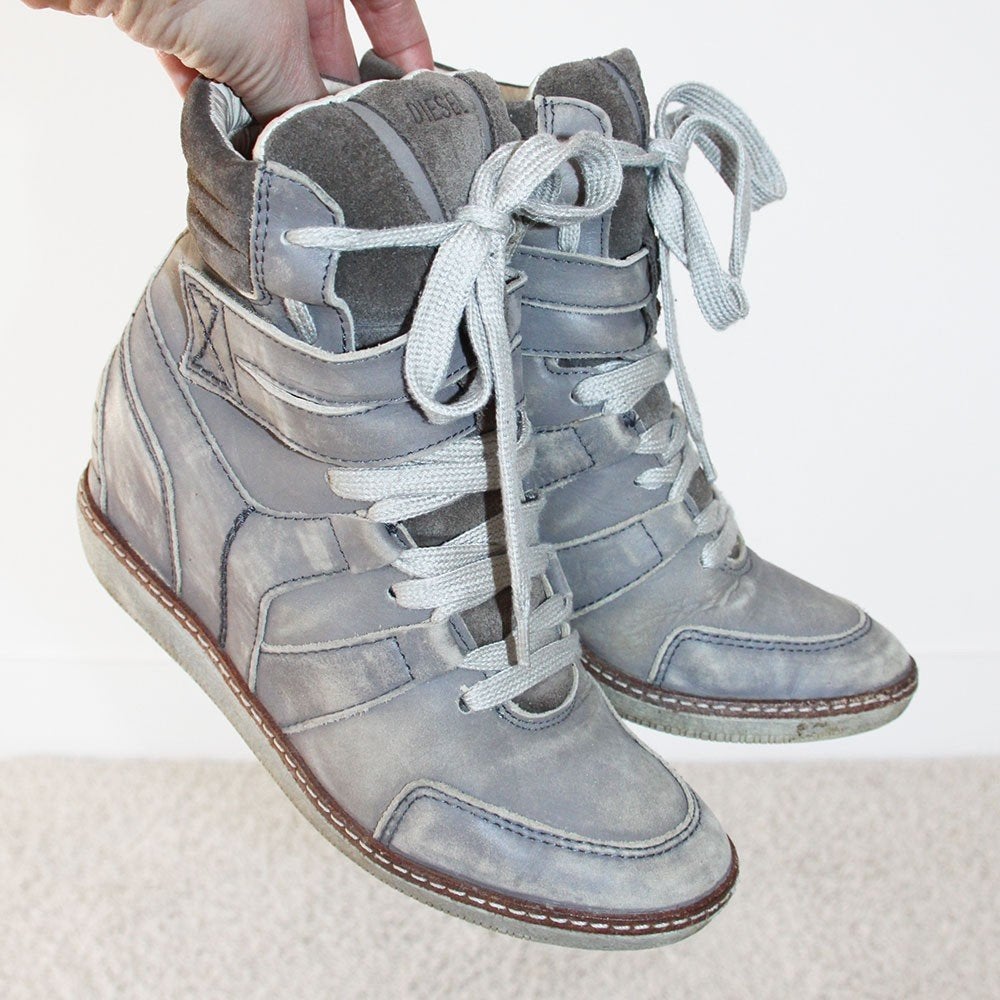 Zeer Mooie Suede Diesel Schoenen -s9 (Maat 37) € 45,-, Kleding | Dames, Schoenen, Overige kleuren, Ophalen of Verzenden, Diesel