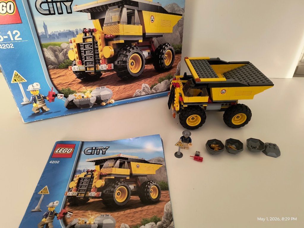 LEGO City 4202 Mining Truck compleet met boek en doos, Lego, Ophalen of Verzenden, Zo goed als nieuw, Compleet