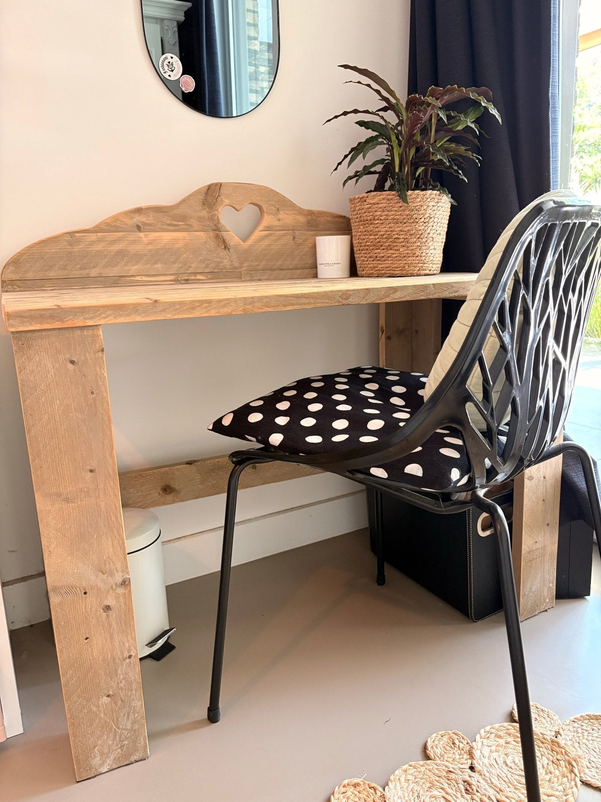 Houten bureau met hartje - Rustieke stijl, Ophalen, Gebruikt