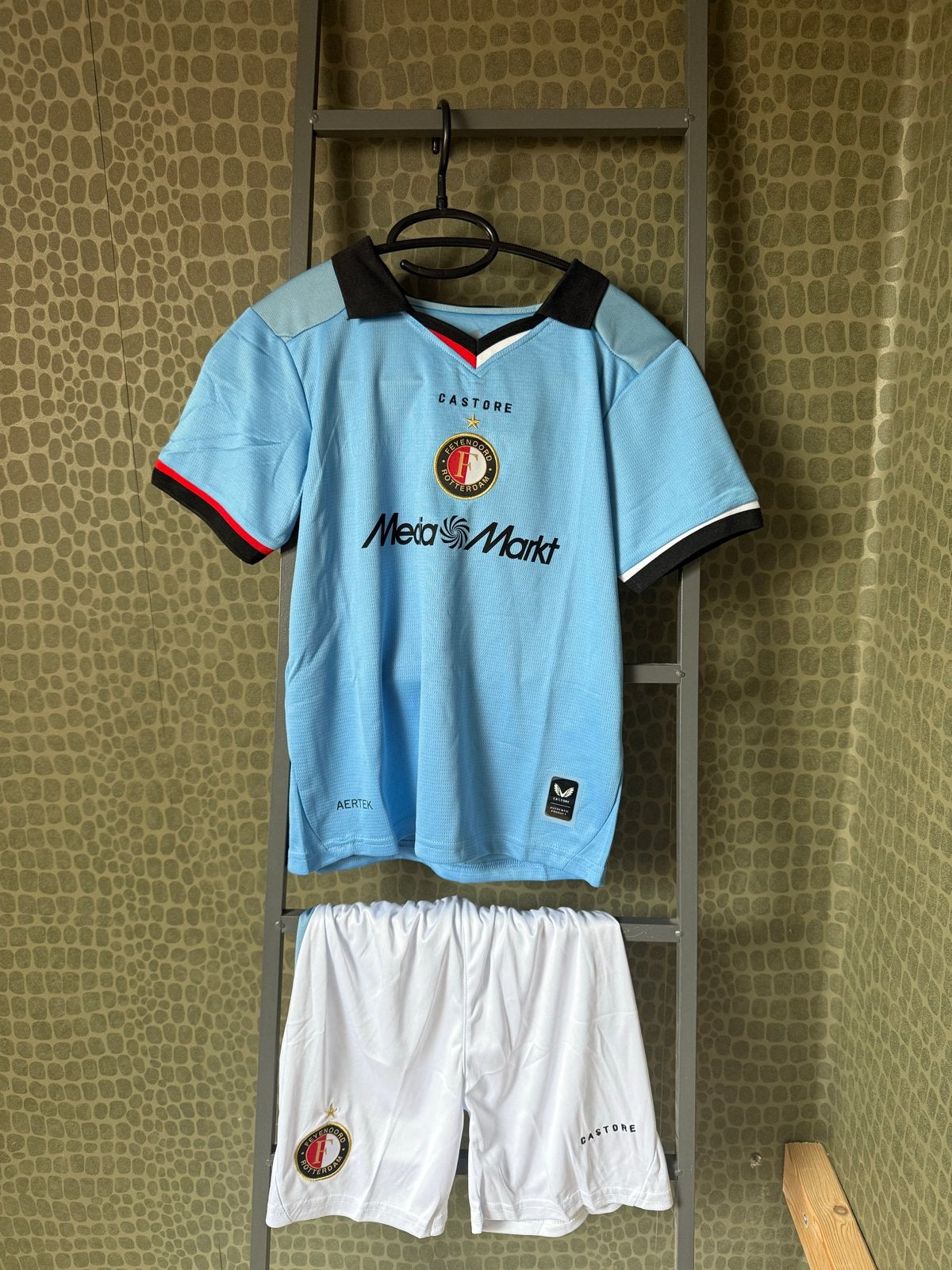 Feyenoord uit tenue 2026/2027 met sokken maat128/132, Kinderen en Baby's, Kinderkleding | Maat 128, Ophalen of Verzenden, Nieuw