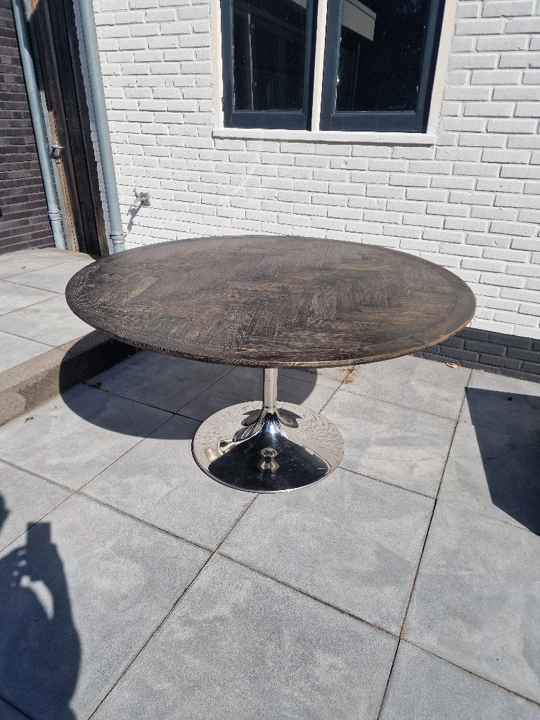Richmond Blackbone eettafel, Ophalen, Rond, Zo goed als nieuw, Vijf personen of meer