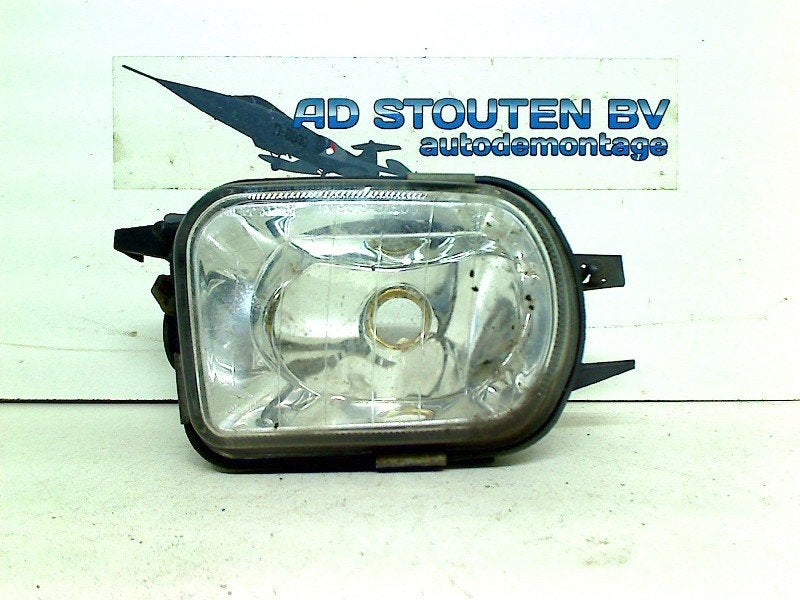 Mistlamp Links Voor Mercedes-Benz C (W203) (2000-12/2004-04), Gebruikt, Mercedes-Benz AG, Mercedes-Benz, Mercedesstraße 120, Stuttgart 70372, , Duitsland