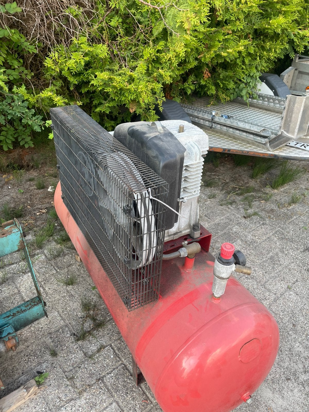 Grote compressor fini, Doe-het-zelf en Verbouw, Compressors, 100 liter of meer, Ophalen of Verzenden, Zo goed als nieuw