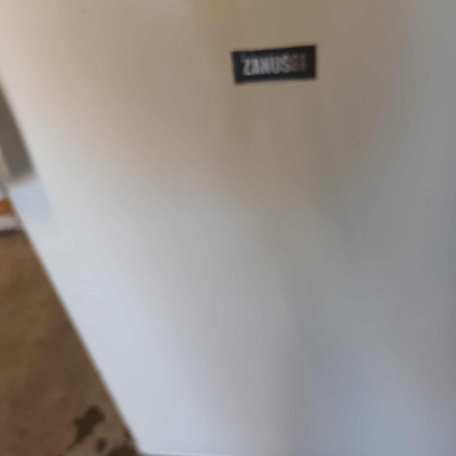 Zanussi koelkast, Ophalen, Zo goed als nieuw, Vrijstaand, Minder dan 60 cm