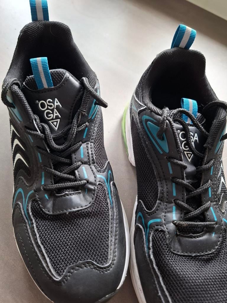 Gymschoenen maat 35, Kinderen en Baby's, Kinderkleding | Schoenen en Sokken, Ophalen of Verzenden, Zo goed als nieuw, Jongen of Meisje