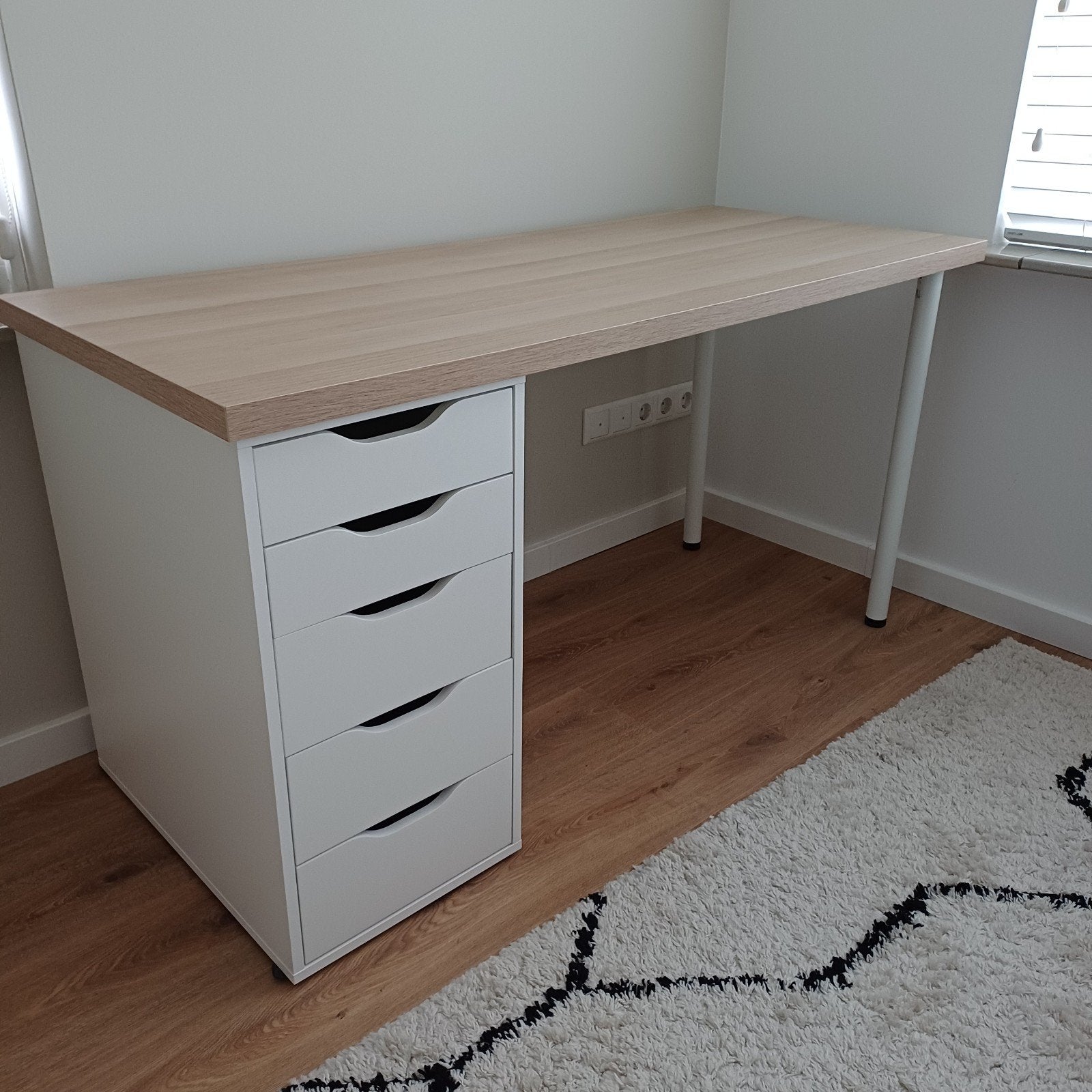 Ikea bureau, Ophalen, Zo goed als nieuw