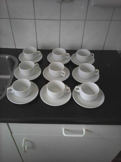 Hutschenreuther germany hotel 06. 9 kopjes en schotels., Ophalen