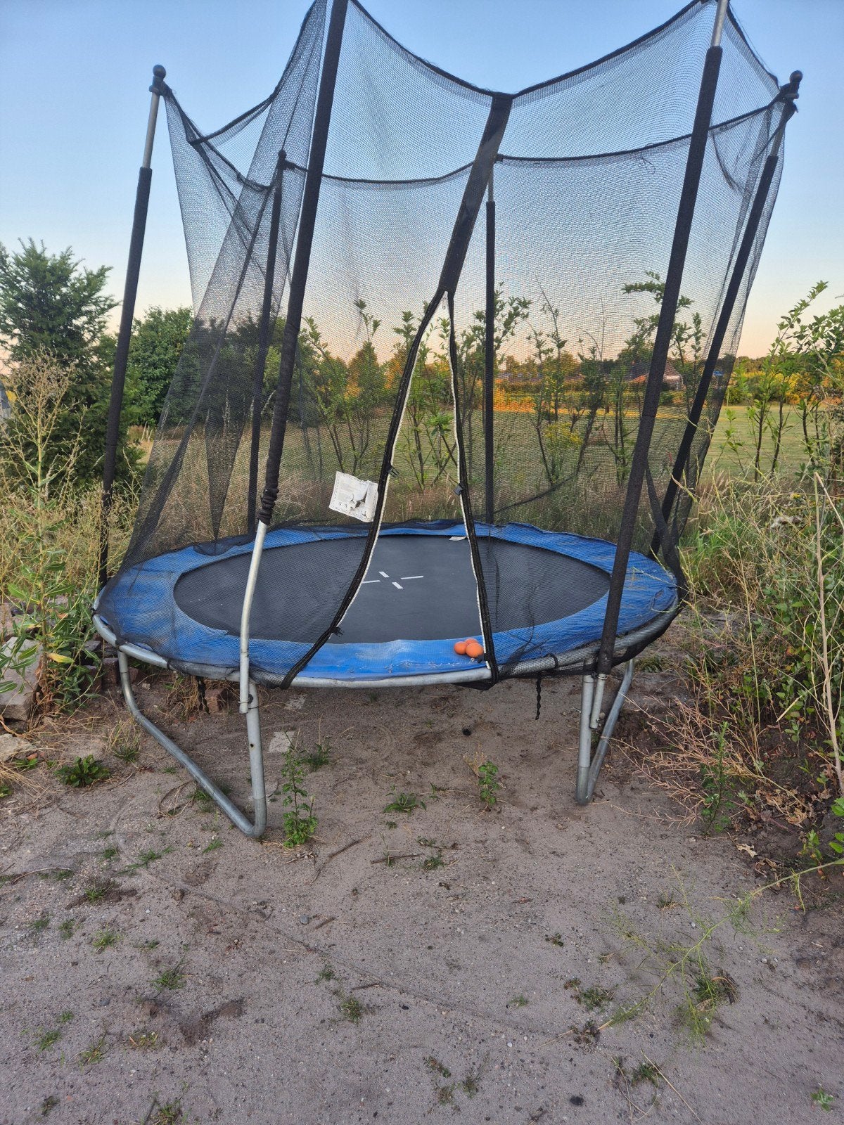 Trampoline (circa 244cm) in slechte staat - gratis ophalen, Ophalen, Gebruikt
