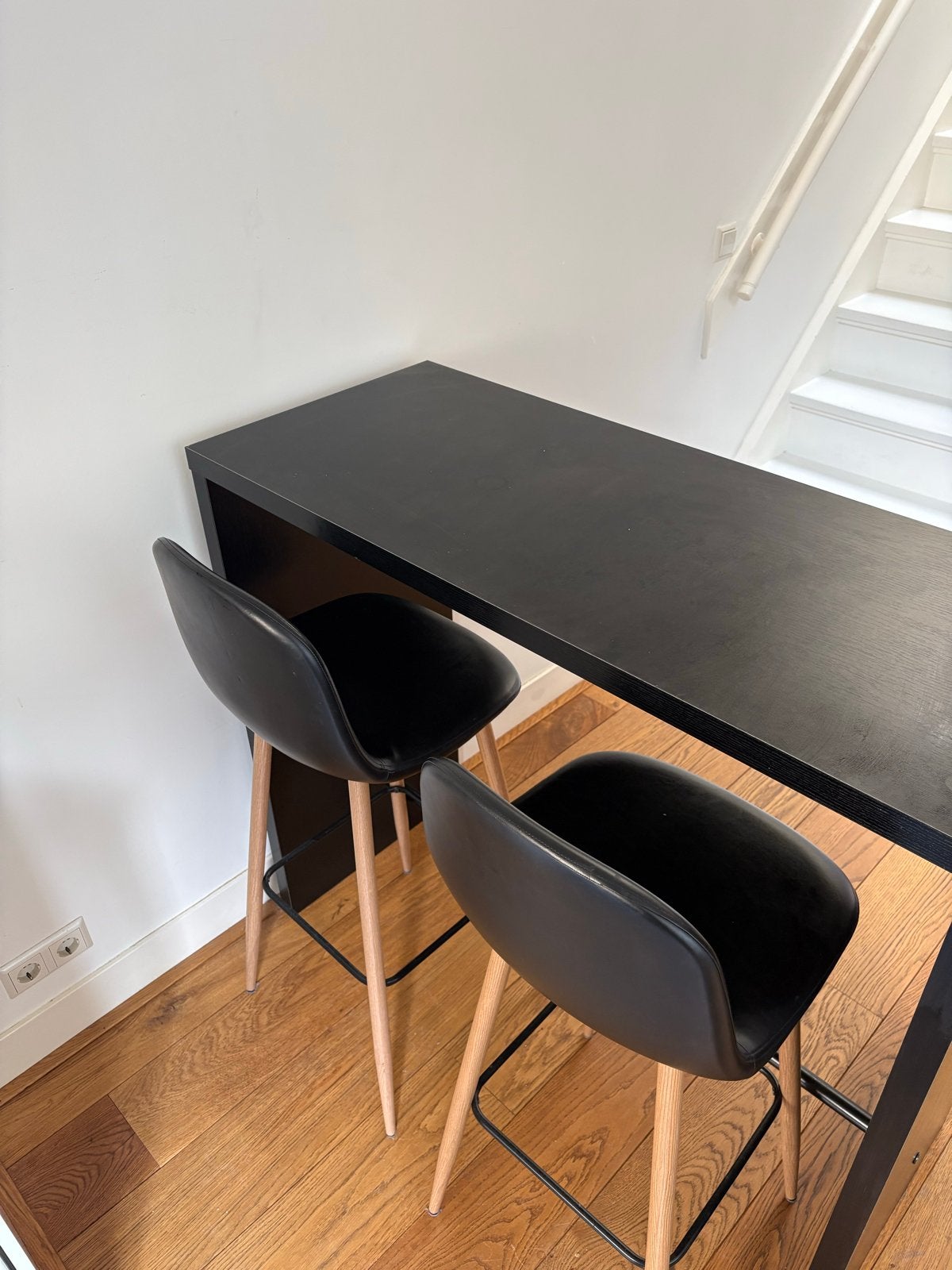 Zwarte bartafel met 2 barkrukken, Huis en Inrichting, Ophalen, Gebruikt