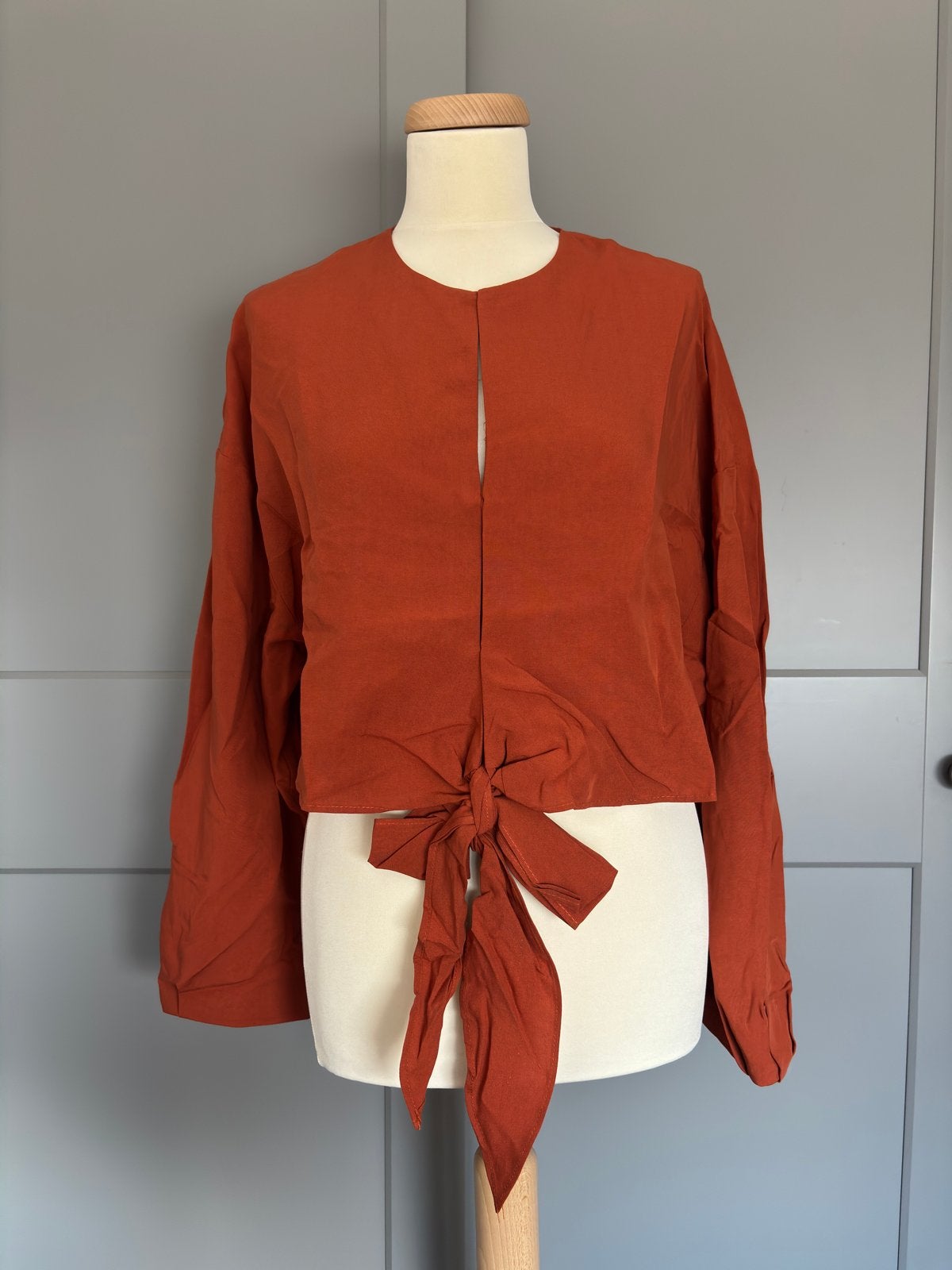 Nieuwe Zara crop top met strikdetail - Maat L, Verzenden, Nieuw, Maat 42/44 (L), Overige kleuren