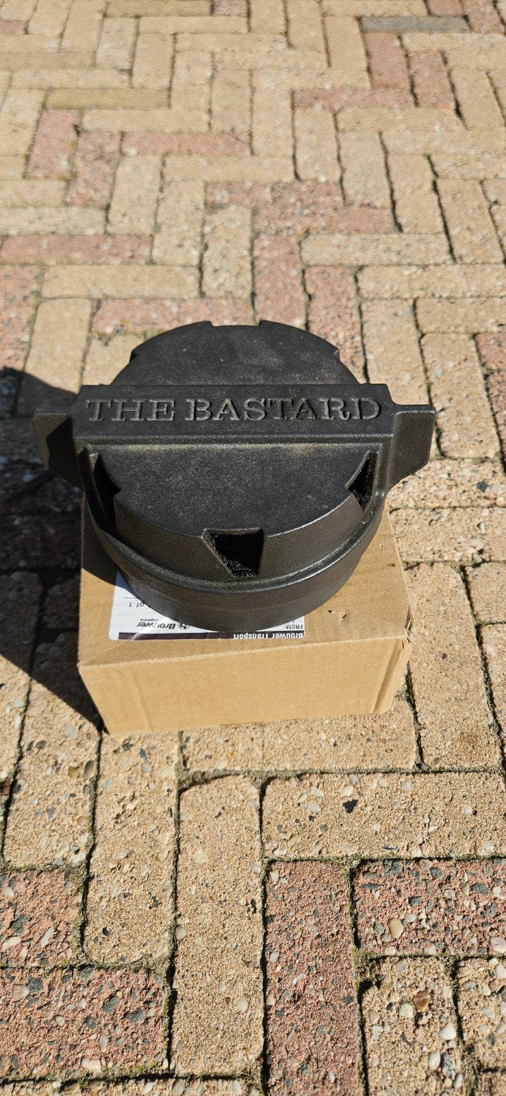 The Bastard gietijzeren deksel voor kamado BBQ, Ophalen, Gebruikt, The Bastard