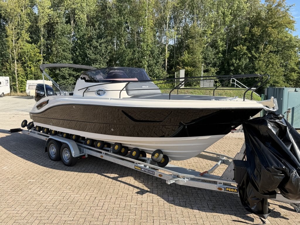 Eolo 830 Day | 300PK Suzuki | incl trailer | Full options !