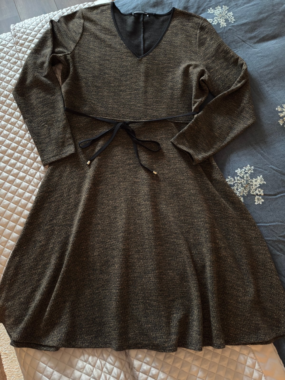 ZGAN! Mooie middellange jurk van Expresso maat XXL!, Kleding | Dames, Jurken, Bruin, Verzenden, Maat 46/48 (XL) of groter, Zo goed als nieuw