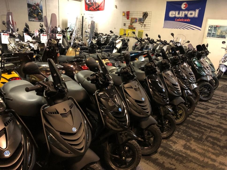 Foto 13 van GROOTAANBOD: 120X PIAGGIO ZIP SP VESPA SPRINT S  SPEEDFIGHT