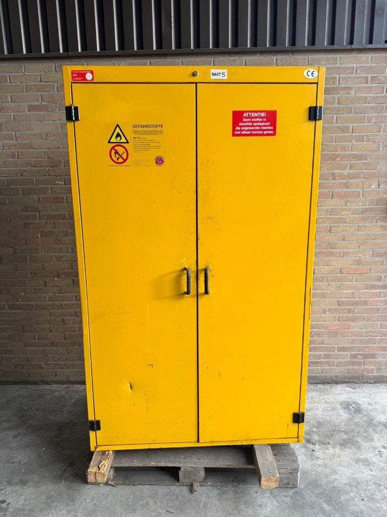 Grote Brandwerende Chemiekast / Veiligheidskast FWF 90, Ophalen