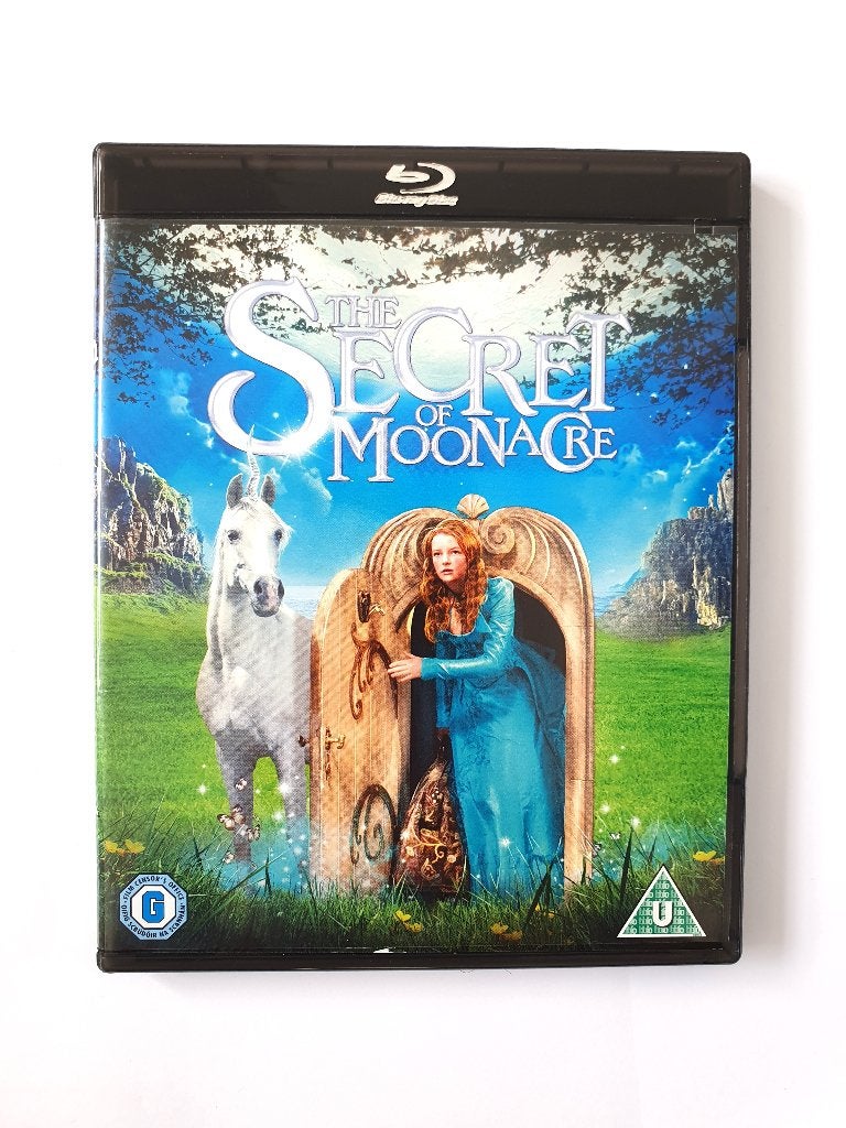The Secret of Moonacre (De Maanprinses), Ophalen of Verzenden, Zo goed als nieuw, Science Fiction en Fantasy