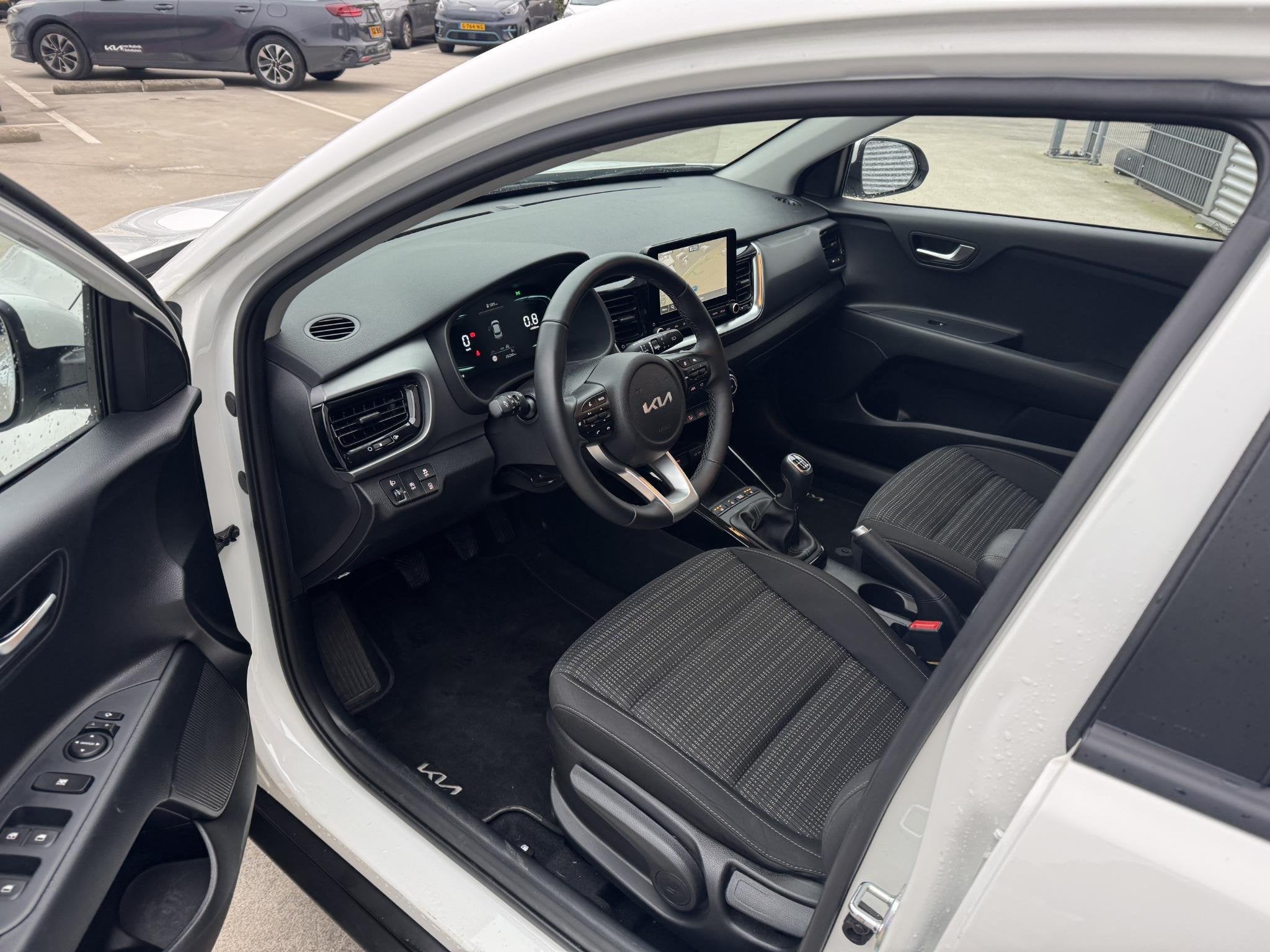 Kia Stonic 1.0 T-GDi MHEV DynamicPlusLine Clima | Camera | C, Auto's, Kia, Voorwielaandrijving, Euro 6, Wit, Origineel Nederlands