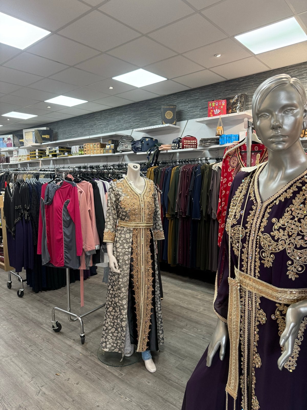 OPRUIMING: Abaya's, Marokkaanse Jurken, Jasjes & Parfum, Maat 38/40 (M), Overige kleuren, Ophalen of Verzenden, Zo goed als nieuw