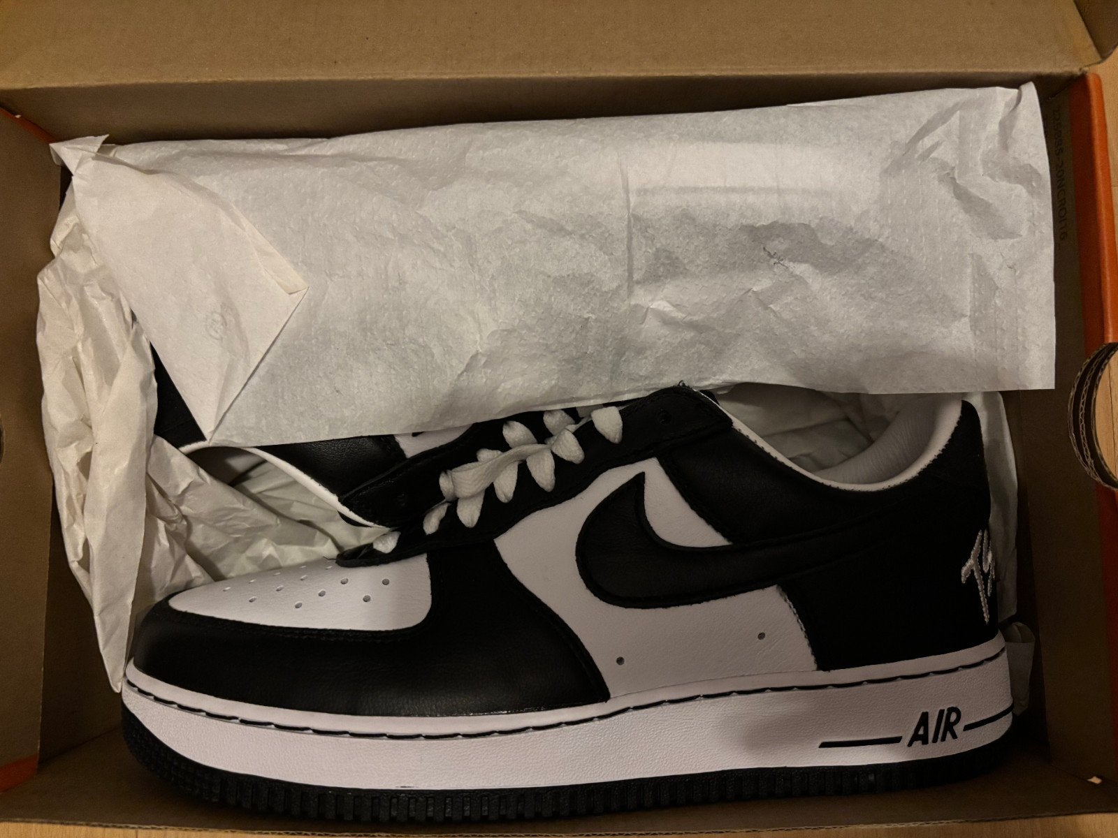 Terror Squad x Nike Air Force 1 Low “Blackout” (42), Zwart, Nike, Nieuw, Ophalen of Verzenden