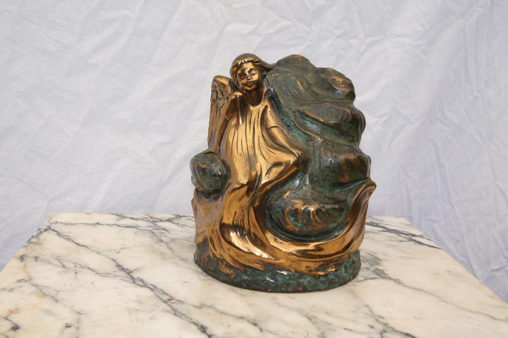 Rotsblok met een Engel ( Brons, Ophalen of Verzenden, Brons, Beeld
