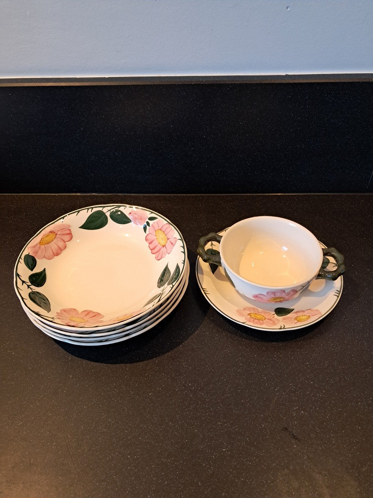 Villeroy en Boch Wild Rose, Huis en Inrichting, Ophalen of Verzenden, Zo goed als nieuw, Kom(men), Overige stijlen