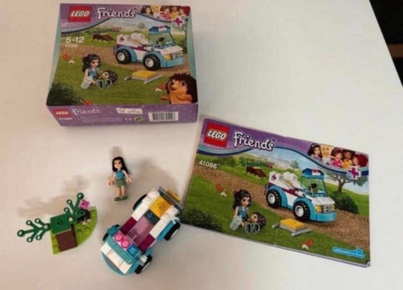 Lego Friends 41086 Dierenambulance met Mia & egel, Lego, Friends, Ophalen of Verzenden, Zo goed als nieuw