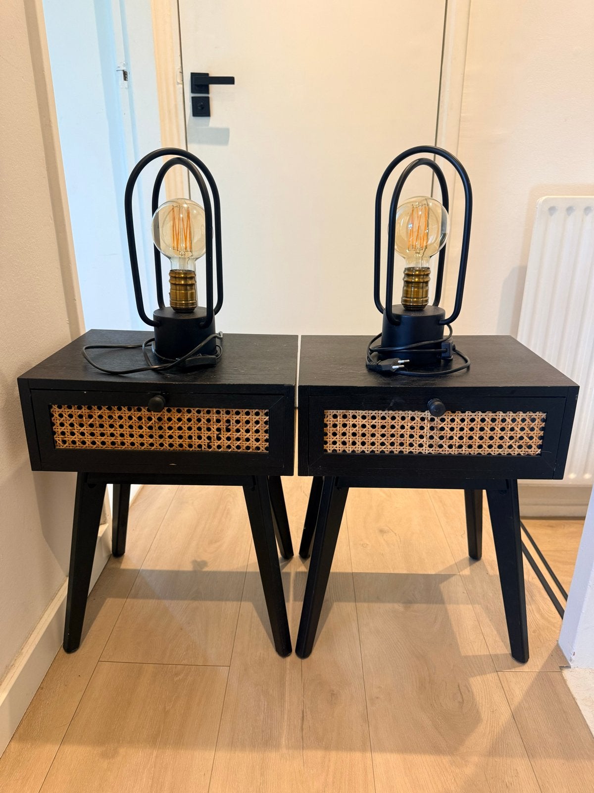 Nachtkastjes met rotan ladefront en bijpassende lampen, Ophalen, Gebruikt, Minder dan 45 cm, Minder dan 55 cm