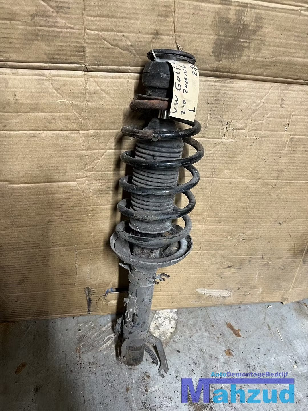 VW GOLF 4 Links voor veerpoot 1998-2003, Gebruikt, Volkswagen, Volkswagen AG, Berliner Ring 2
38440  Wolfsburg, DE