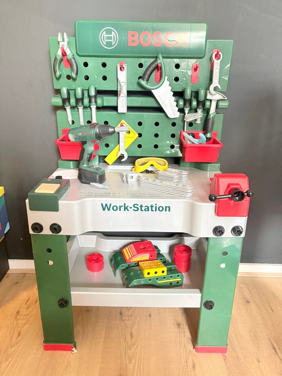 Complete Bosch kinderwerkbank, Ophalen, Zo goed als nieuw