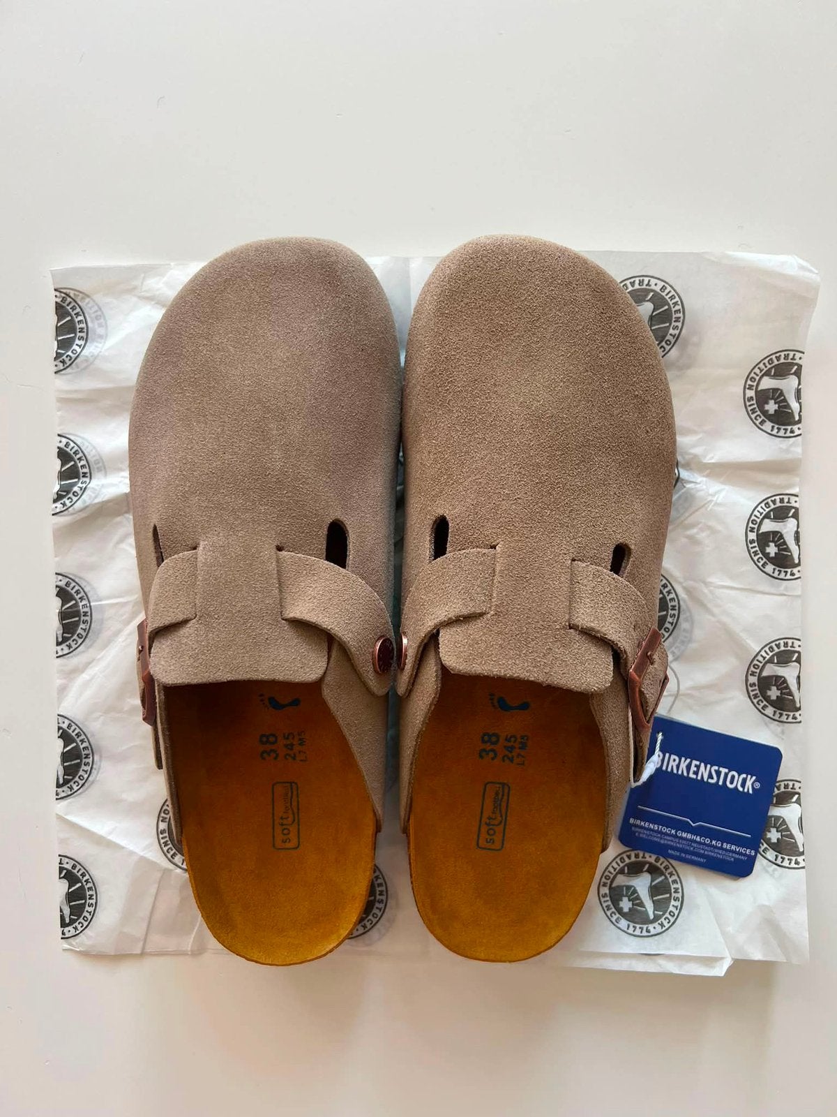 Birkenstocks Boston Suede Taupe, Nieuw !, Kleding | Dames, Schoenen, Overige kleuren, Nieuw, Sandalen of Muiltjes, Ophalen of Verzenden