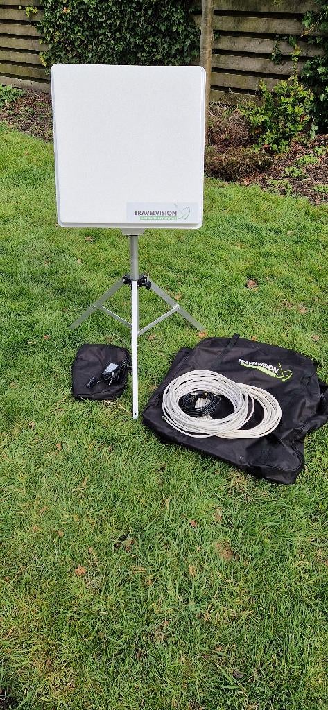 Travelvision R7 flat automatische schotel, Ophalen, Zo goed als nieuw, (Schotel)antenne, Overige merken