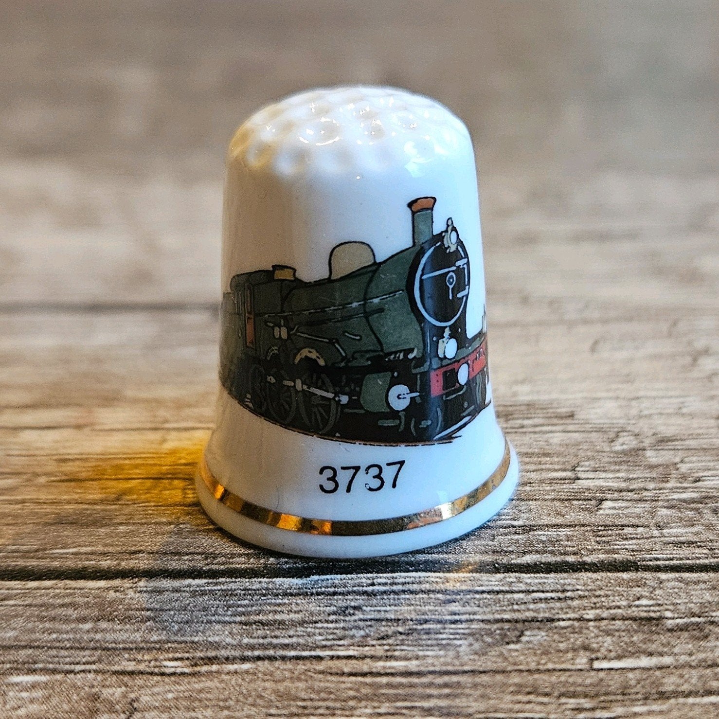vingerhoedjes verzamelen - trein 3737 - vingerhoed, Verzamelen, Vingerhoedjes, Ophalen of Verzenden, Zo goed als nieuw, Porselein