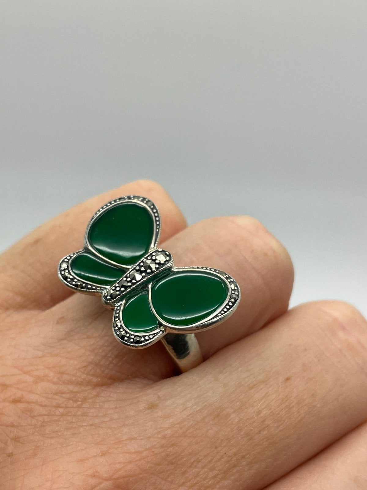 F327 Prachtige zilveren vlinder ring maat 21, 20 of groter, Ophalen of Verzenden, X, Met edelsteen