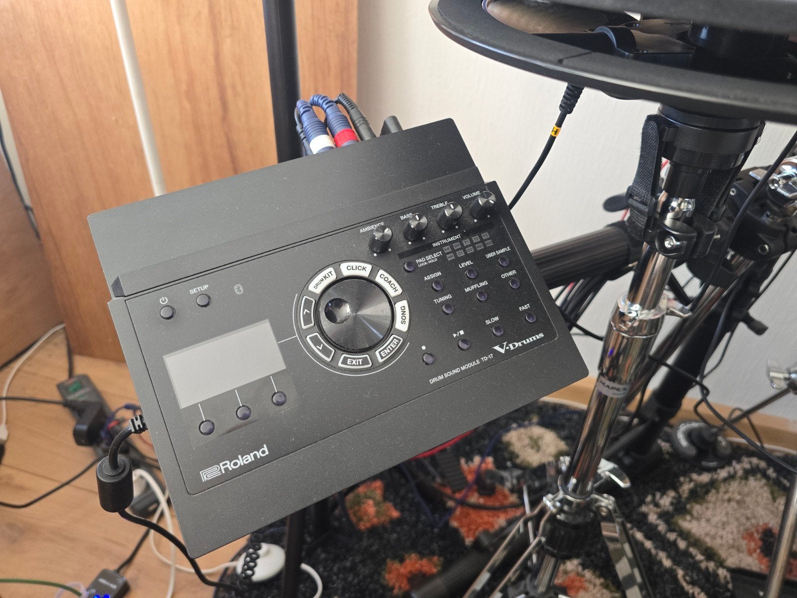 Foto 7 van Roland TD17 uitgebreid drumstel
