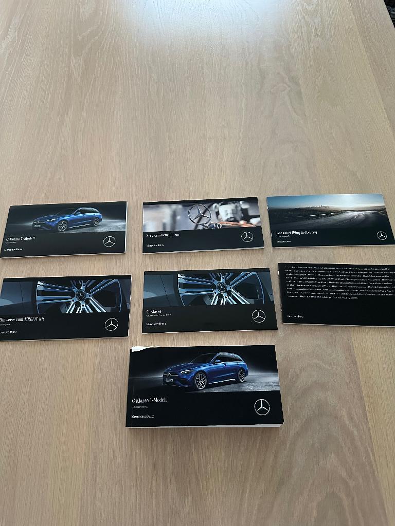 NIEUWE HANDLEIDINGSBOEKJES MERCEDES C KLASSE 300e DUITS, Auto diversen, Handleidingen en Instructieboekjes, Ophalen of Verzenden