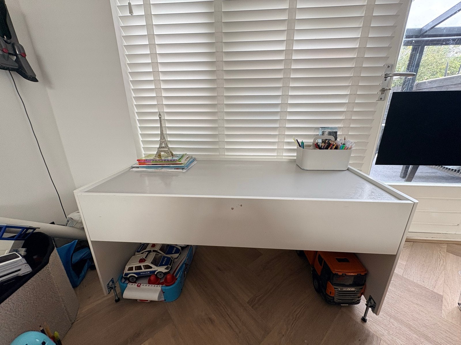 Witte speeltafel met opbergruimte, Ophalen, Zo goed als nieuw, Tafel(s)